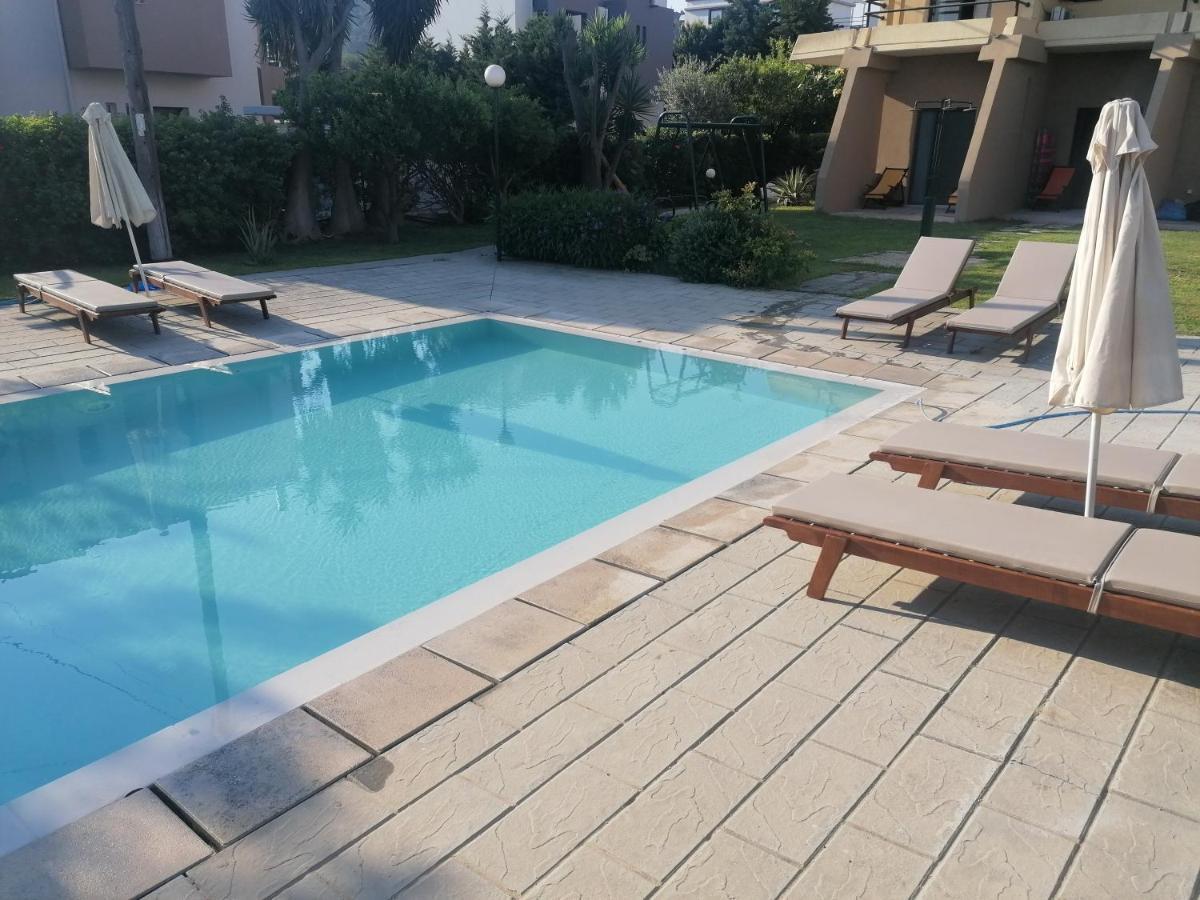 Endless Summer Pool Flat Ixia  Luaran gambar
